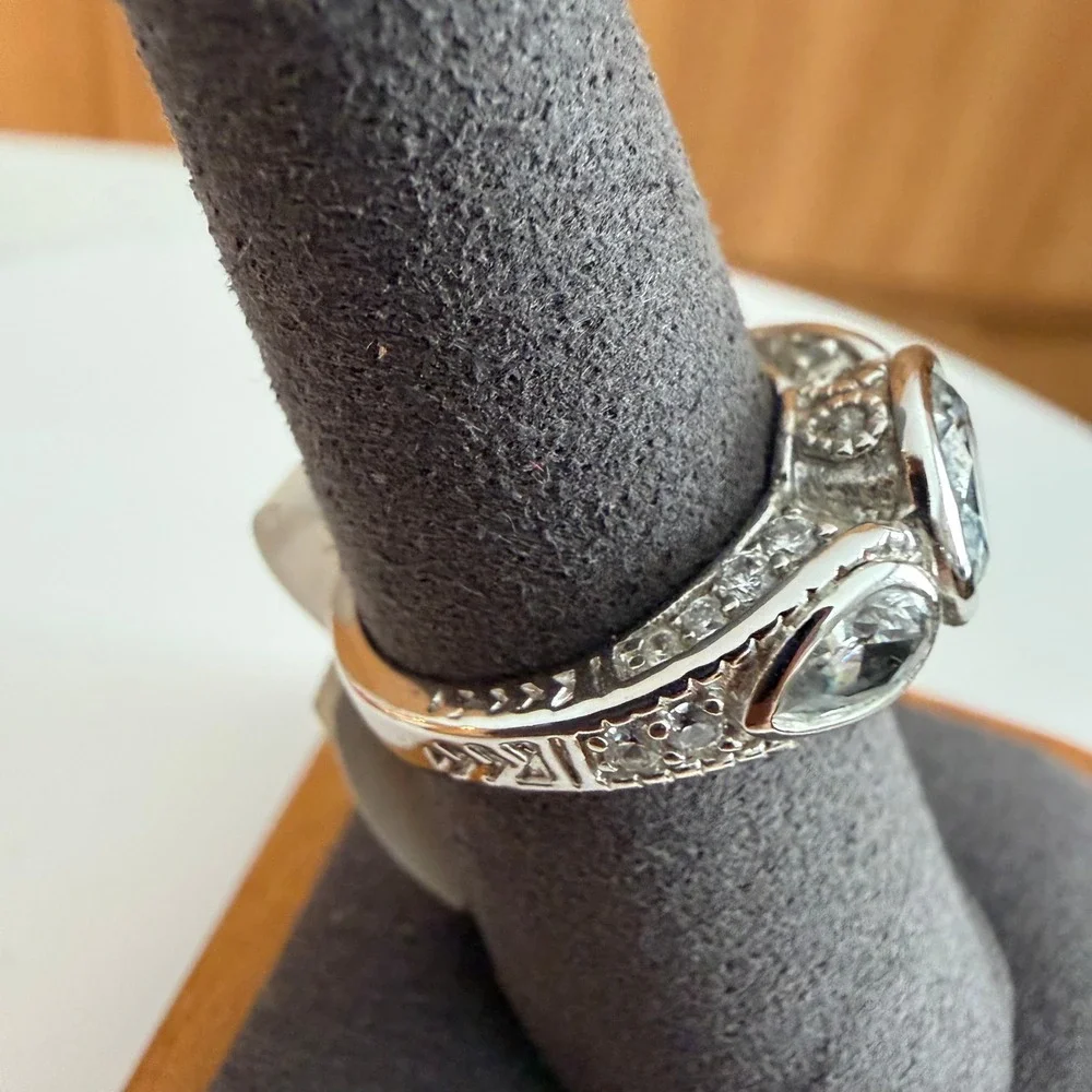 Silver Tone Three Stone Clear‎ Bezel Set Filigree Ring Size 7 PP48